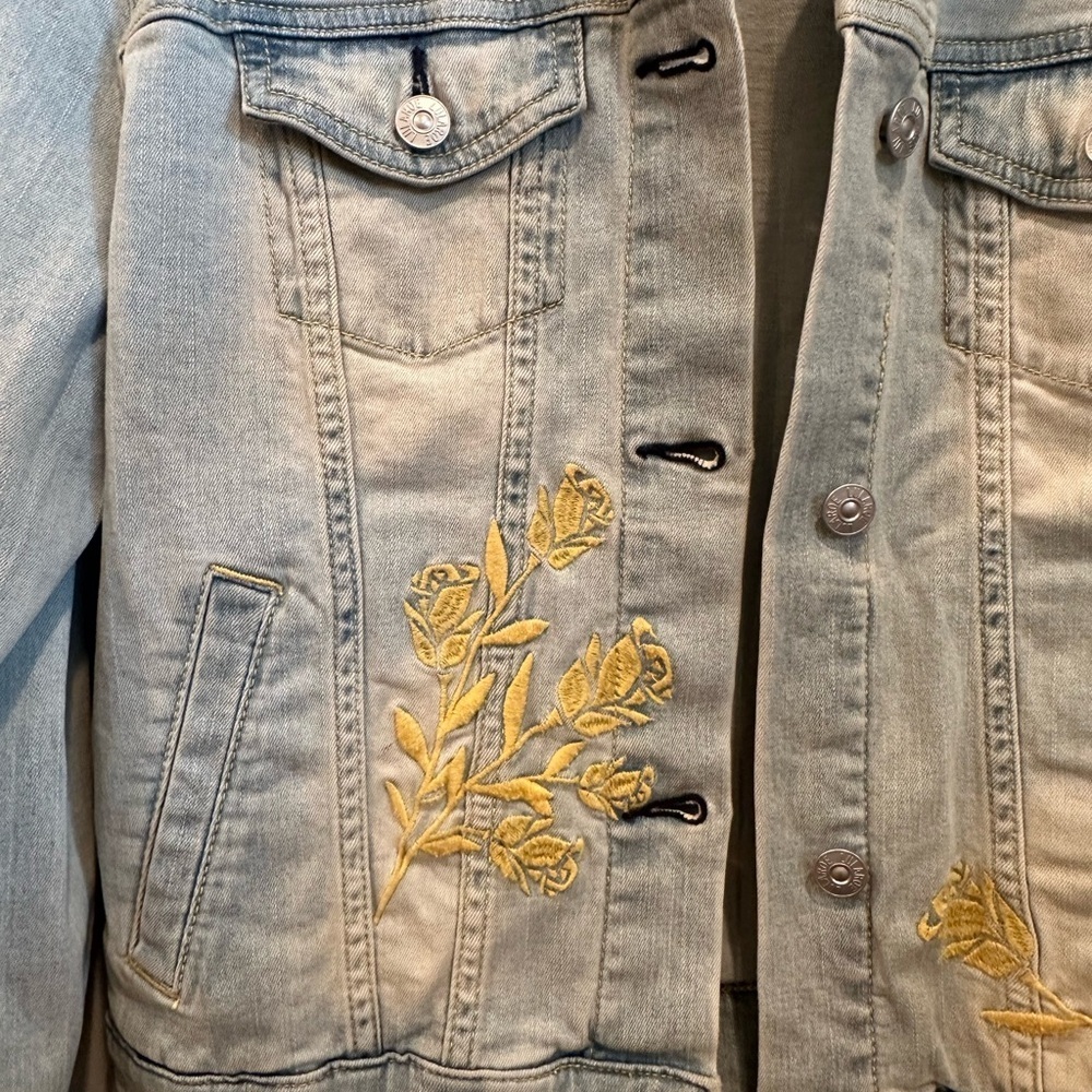 LuLaRoe Light Blue Denim Jacket Yellow Floral Embroidery Layer Staple Sz S - Picture 6 of 11